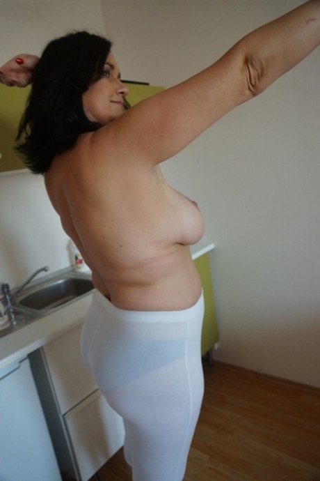 vieille mamie aux gros seins solo beau xxx photos