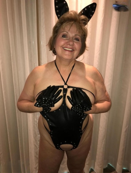 bbw mamie tâtonner des nus parfaits photos