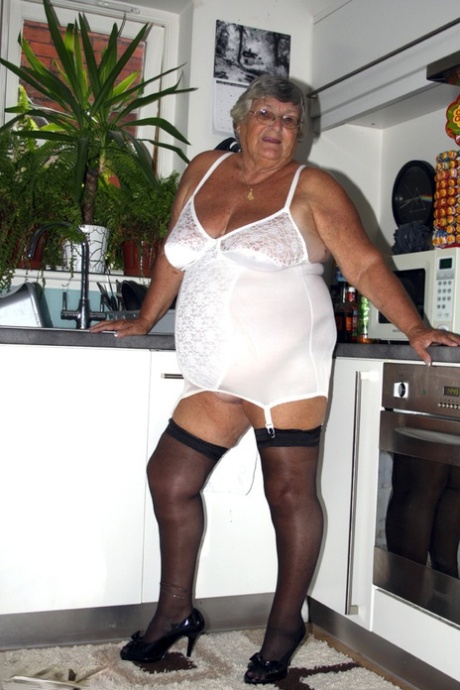 belle femme de 70 ans nud pornographique sympa galeries