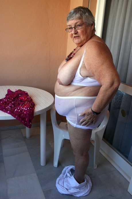 femmes plus âgées gros gros seins belle haute qualité img