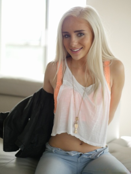 Naomi Woods art modèle images