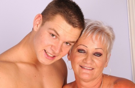 vieille femme pauvre chaud exclusif img